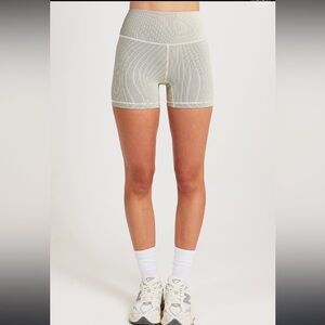 NEW Zulu & Zephyr Cream Bike Shorts with High-Waisted Fit swimwear Sz 6